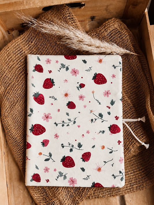 Protège carnet fraise