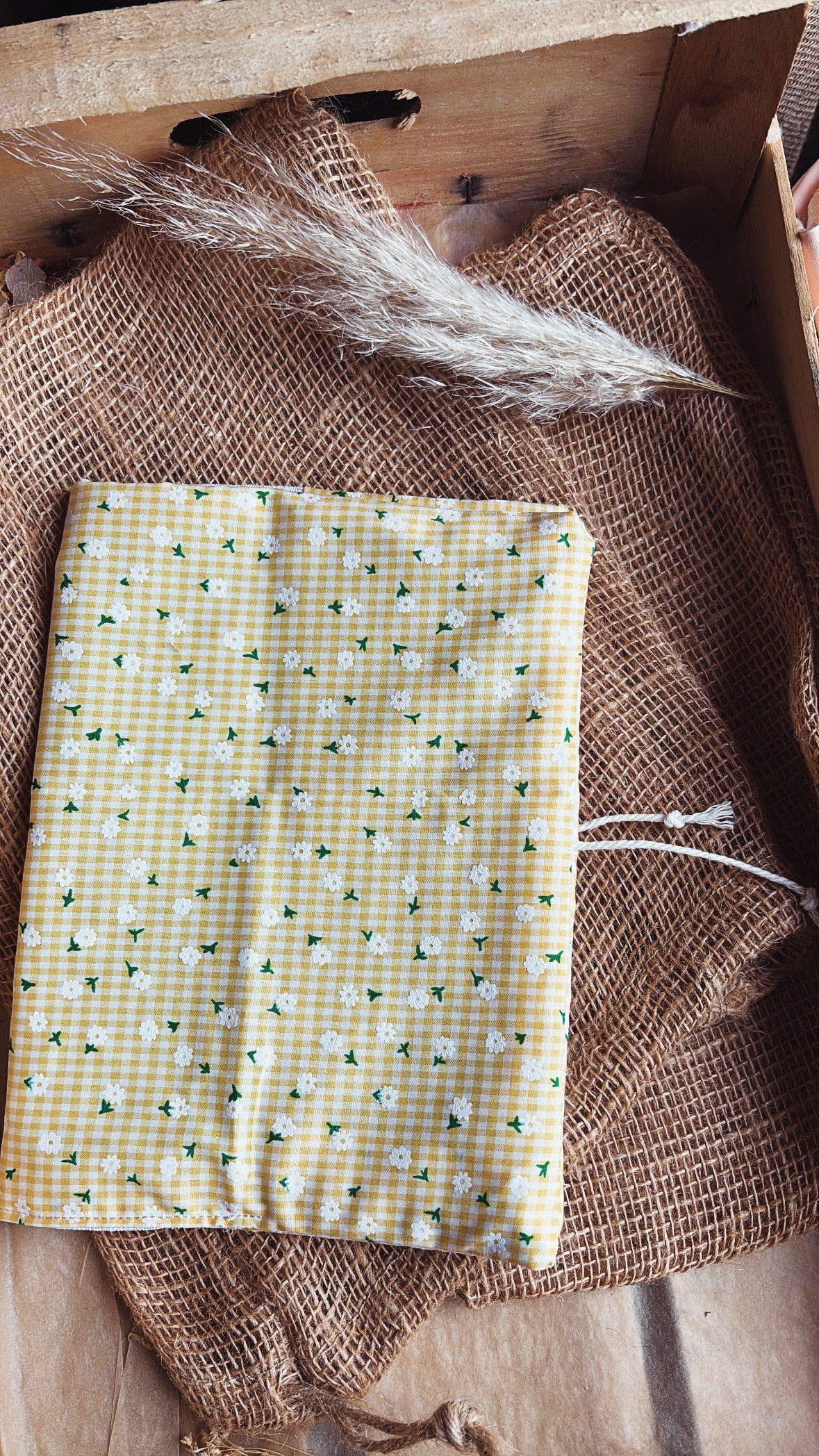 Protège carnet fleurs jaune