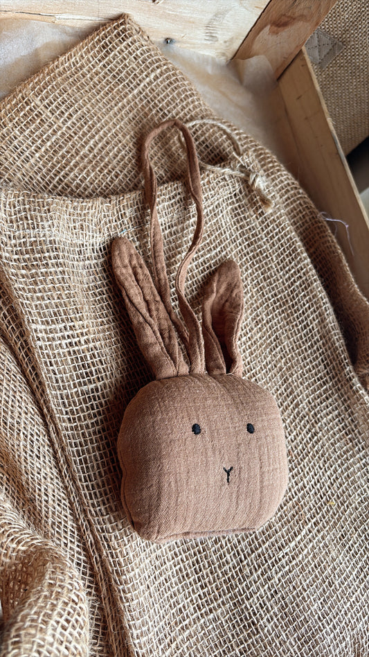 Attache lapin brun